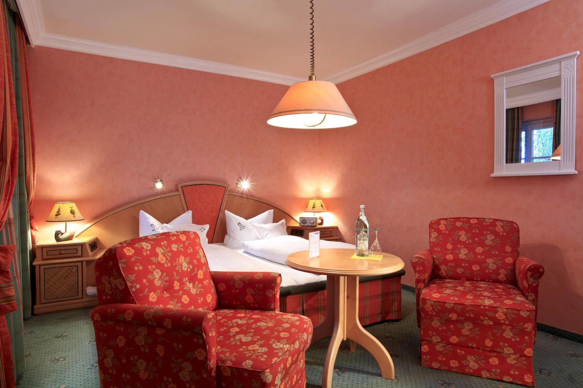 Garden Hotel Reinhart Prien am Chiemsee Exterior foto